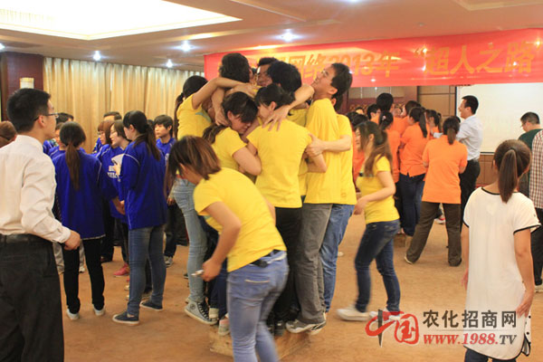 大家一條心,風(fēng)雨同舟