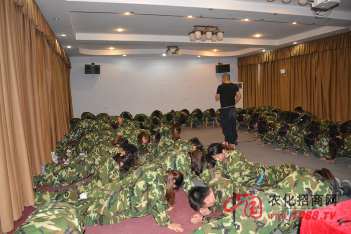     �ڡ��L(f��ng)�ɡ��@��(g��)�h(hu��n)��(ji��)���Լ��ĸ����������һ��(g��)�I(l��ng)��(d��o)�Լ�����Ҫ������ȥ��(d��n)��(d��ng)�F(tu��n)�(du��)��Ҫ�挦(du��)�ͳГ�(d��n)��һ�І�(w��n)�}��