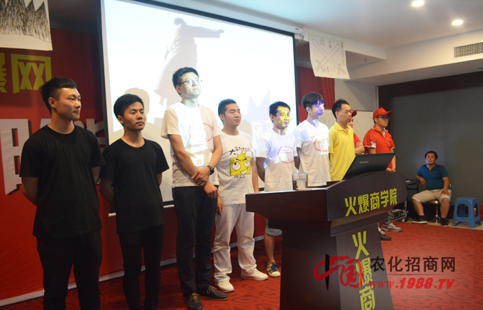 ����һ���ǈF(tu��n)�(du��)������һ����ǈF(tu��n)�(du��)