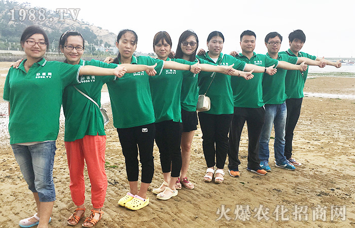 �B�Ƹ�֮�������ĸ���ÿһ��ɳʯ���Ð۸�Ⱦ��߅��ÿһλ��