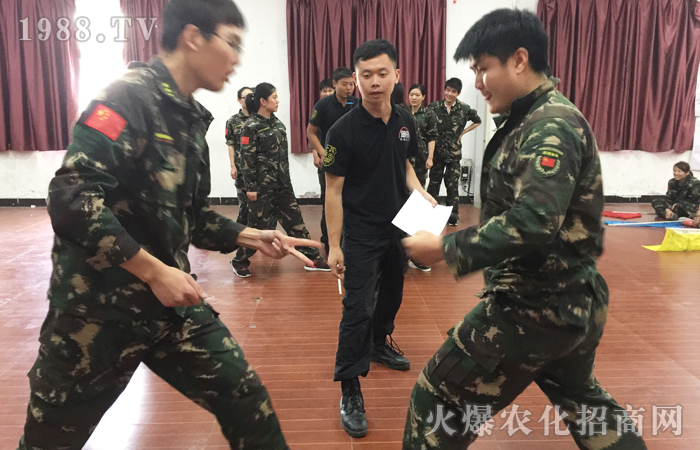 �����w��(hu��) �e�O���c