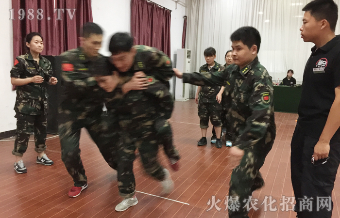 �����������س�����