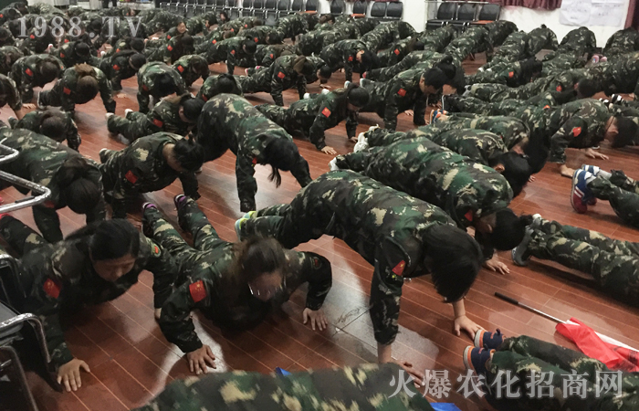 ����ͻ�����ң�ÿһ����ǰ�ж����ի@��