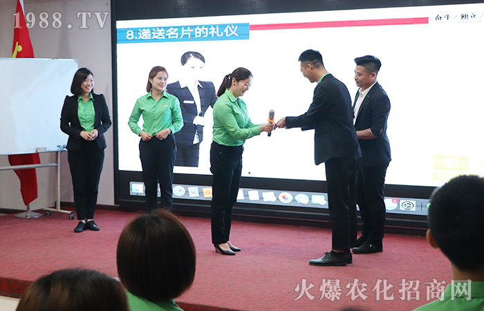 �W�Y����