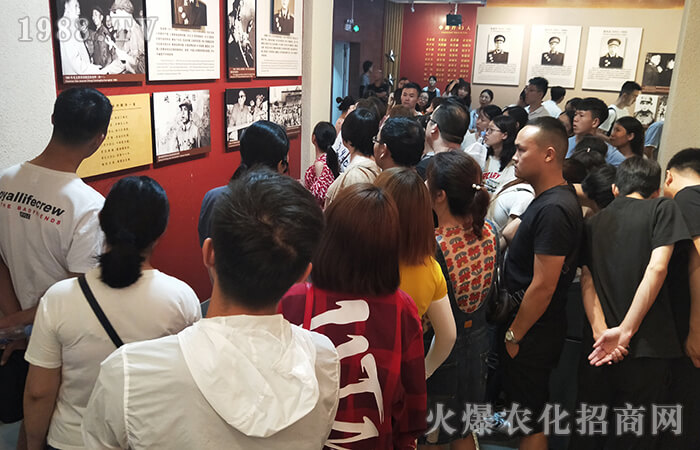 ���α���ʥ���u��ɽ���_����ꖼtɫ֮����