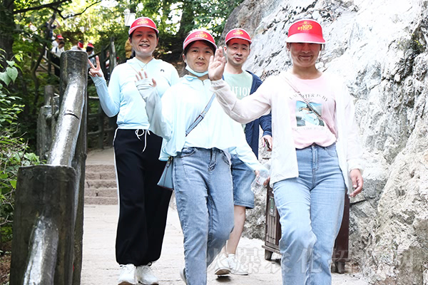 ��������ӛ��һ�[�Ͼ�ɽ