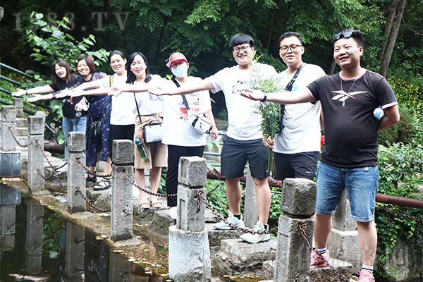 �����𱬾W(w��ng)���Ͼ�ɽ���������飬���Ї��W(xu��)��(j��ng)��