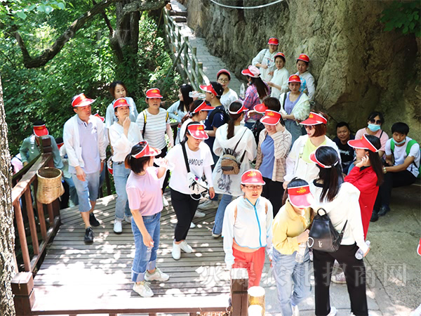 �����Ͼ�ɽ���W�������½�(j��ng)��