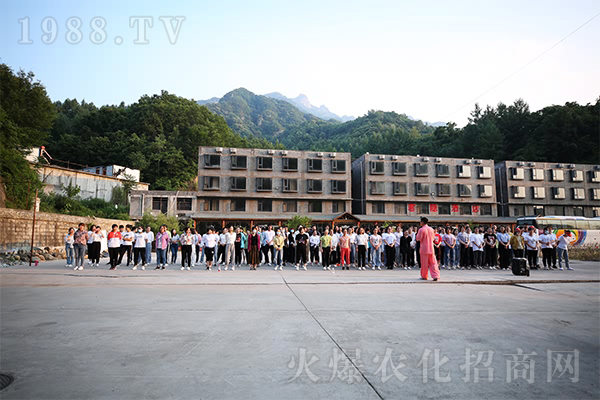 ɽˮ�c�Ļ��Y�ϡ������Ͼ�ɽ