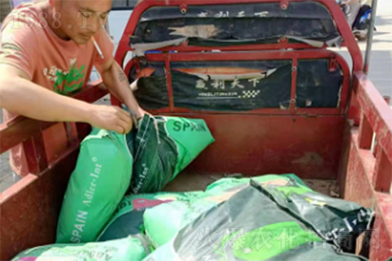 復(fù)合肥漲價瘋狂 ，而這幾款高端進口新型肥卻成了市場香餑餑！