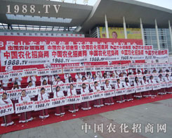 �r(n��ng)�����̾W(w��ng)�������b���b����ҫ�۶��߂���ɫ