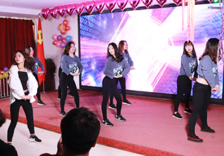 �����赸��һ�������M�����(d��ng)�ഺ���]���L(f��ng)����