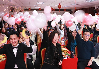 �g��Ц�Z���𱬾W(w��ng)ȫ�w�T���R��һ�ù���ʢ����