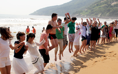 �̺��{(l��n)����ɽˮ���B���֠������(du��)վ���𱬼��˘��_���