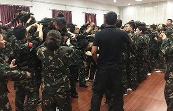 人生能有幾回搏，此時不搏何時搏！