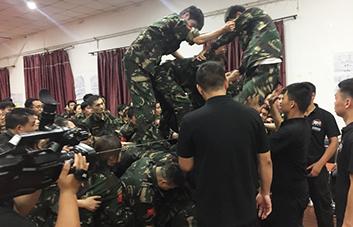 為家人，再累，我們也要堅持到底！