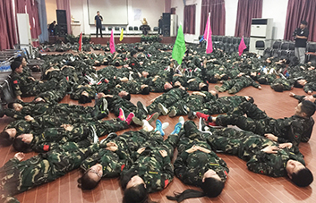 火爆人永不言棄，超越自我！