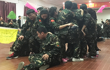 堅持會帶來希望，團結(jié)會帶來力量！