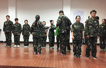 信守承諾，甘愿接受自己許下的懲罰諾言！