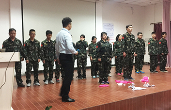 努力、拼搏！即使失敗，我們也將再次站起！