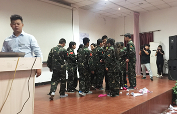 若有一點懈怠，便要落后，要失??！