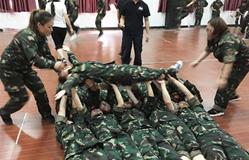 默契配合、高效協(xié)作，把不可能變?yōu)榭赡埽? />
                <p>默契配合、高效協(xié)作，把不可能變?yōu)榭赡埽?/p>
            </li>
            <li>
            	<img src=