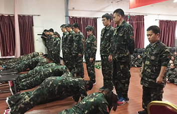 領(lǐng)導(dǎo)者是團隊的核心，一言一行都是表率！