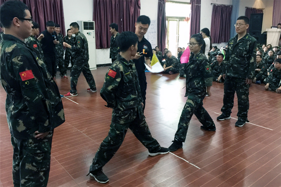 簡單石頭剪刀布，輸贏卻在彈指間！