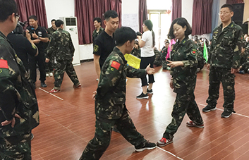 當(dāng)你下定決心時，全世界會為你讓路！