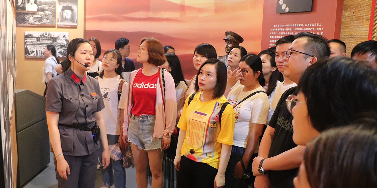 �؜ؼtɫ�vʷ��׷˼Ӣ�۾��񣬻𱬾W(w��ng)���^��ԥ��^(q��)�����^��