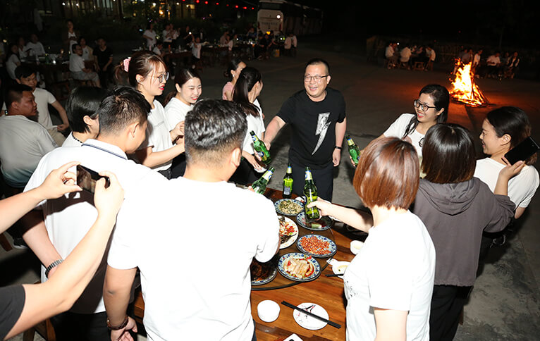 �𱬾W(w��ng)�Ͼ�ɽ�������(hu��)֮��ҹ��g