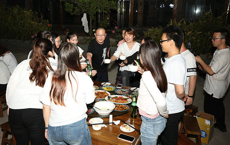 �𱬾W(w��ng)�Ͼ�ɽ�������(hu��)֮��ҹ��g