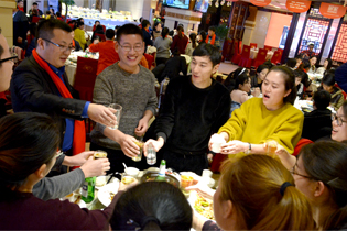 �ο��cʳƷ�W(w��ng)�I(y��)�չ��핳�֮����