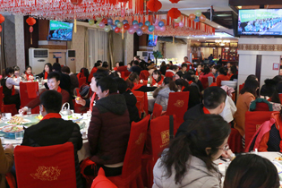 ���}�������ϔ[���𱬼��˱M�����g��ζ��