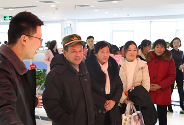 �íh(hu��n)�����ù�������ĸ���ģ��T����ĸ���^�𱬾W(w��ng)��